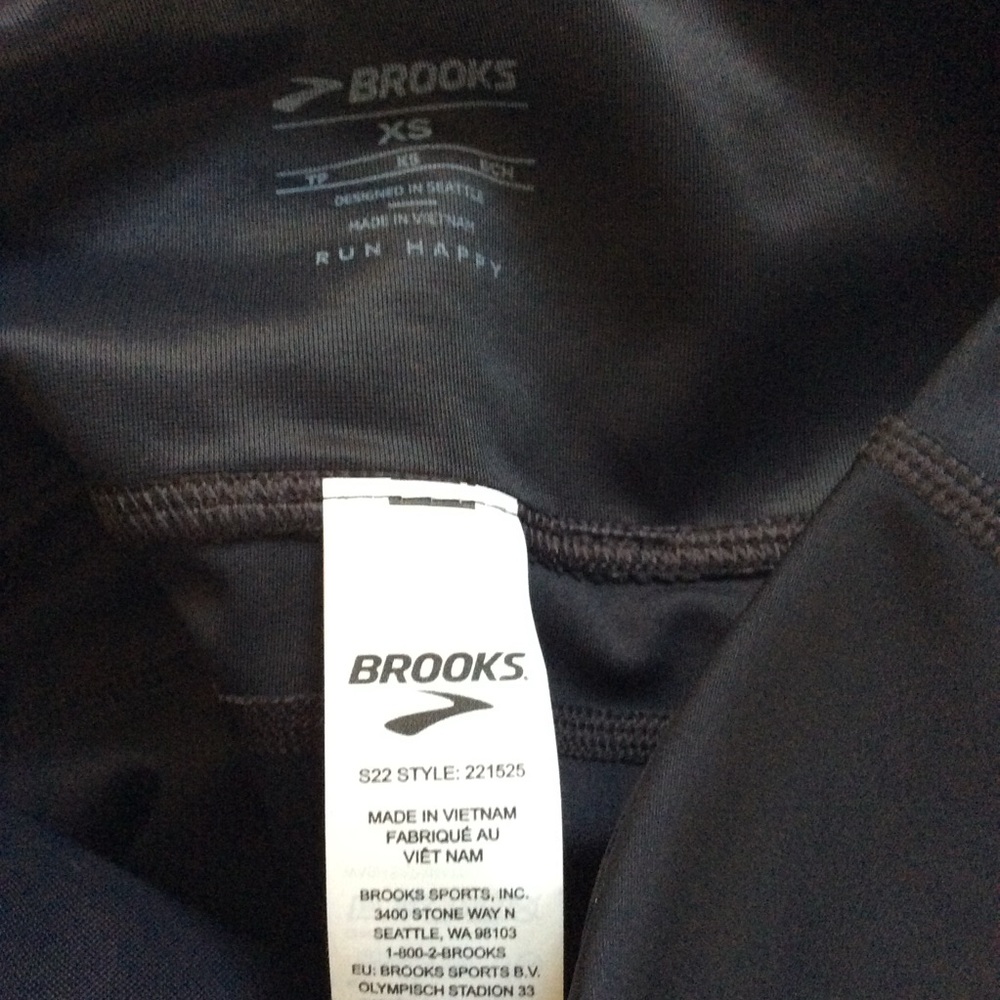 NWT Brooks Method 8” Short Tight - Picture 9 of 12